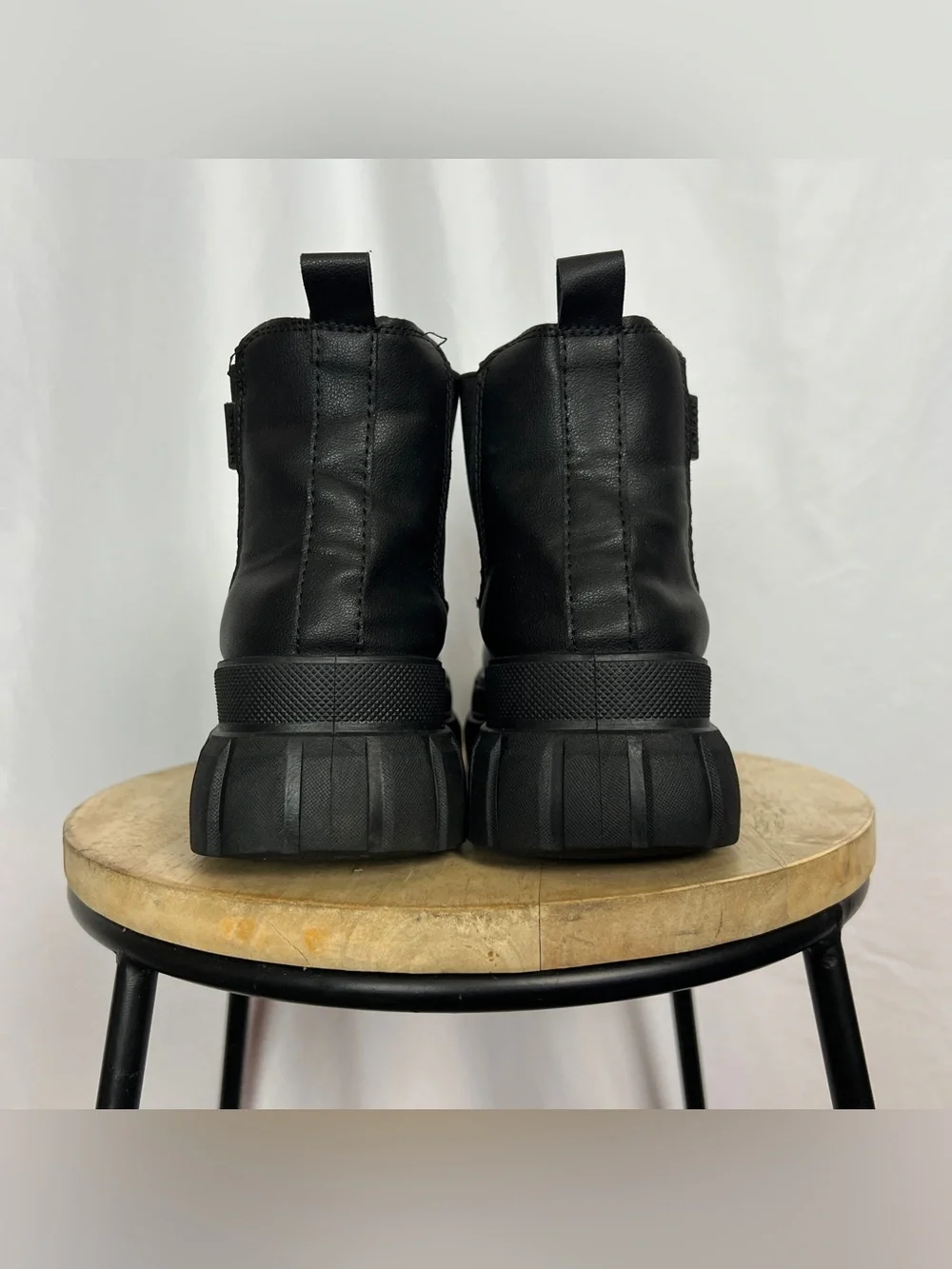 Refresh details faux